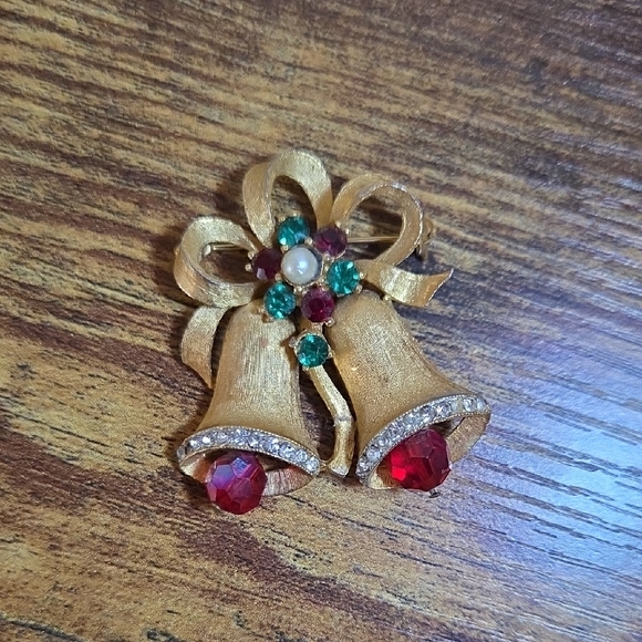 Unique Vintage Jewelry - Vintage Gold Brooch with Red and Green Gem Accents